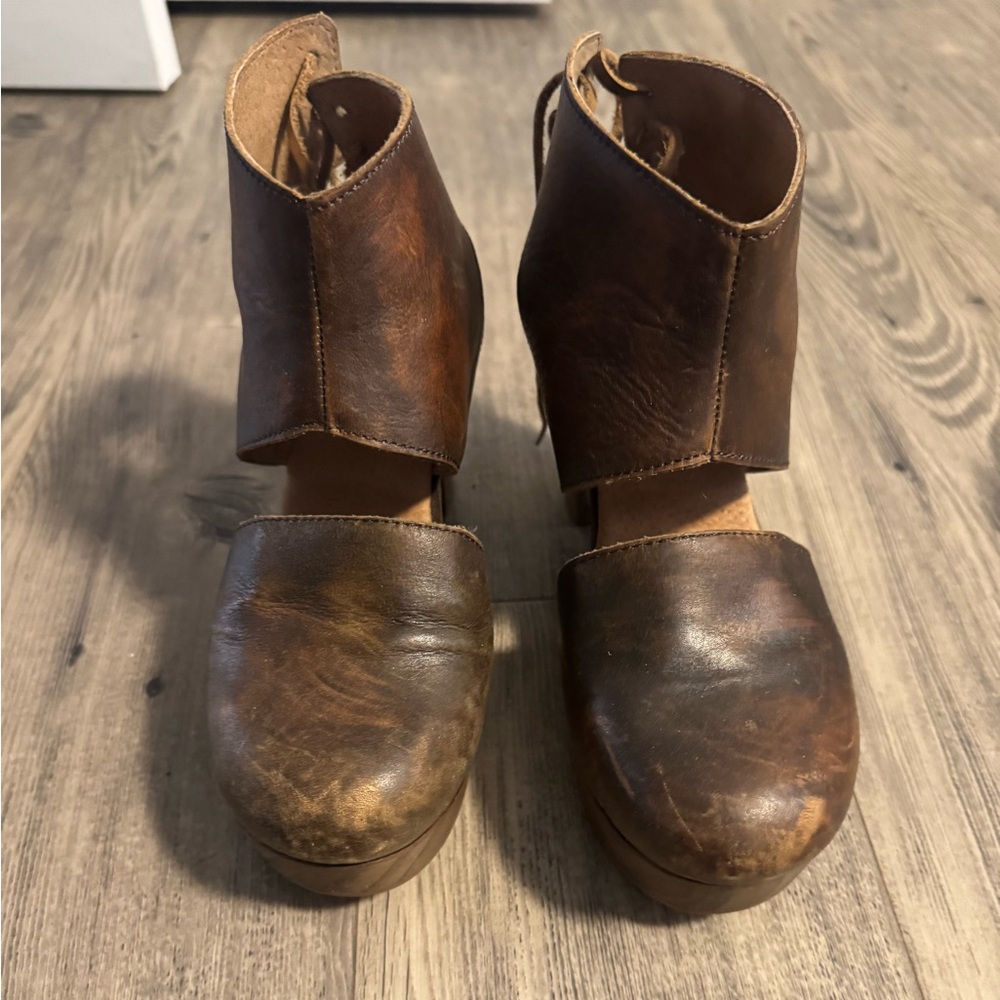 Free People desert gold clog - Picture 2 of 6